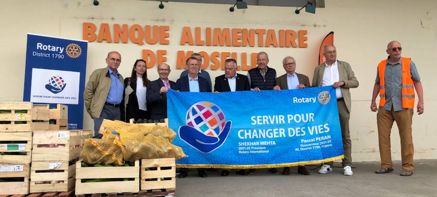A la Banque alimentaire de Moselle : Le District soutient les Ukrainiens